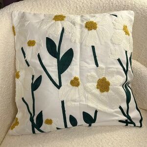 2PC Embroidered Floral Pillowcase - White flowers and green leaves